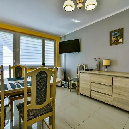 U Joli W Kolobrzegu Podczele - 2 Sypialnie, 50m2, Wifi I Parking Za Darmo!